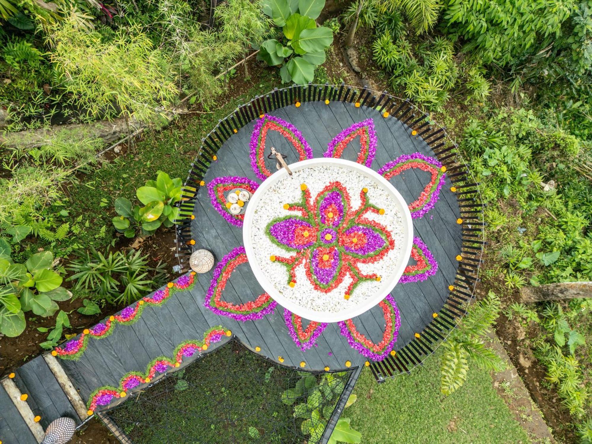 Magic Hills Bali - Magical Eco-Luxury Lodge Selat Екстериор снимка